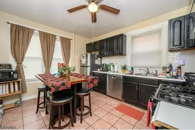 1053 Hunterdon St, Newark, NJ 07112 - Photo 12