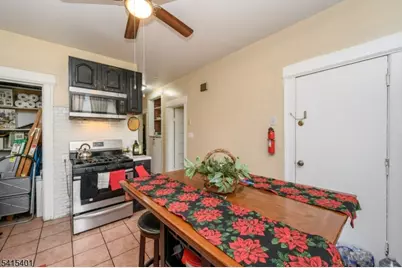 1053 Hunterdon St, Newark, NJ 07112 - Photo 14