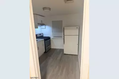 1024 Thompson Ave #2L, Roselle, NJ 07203 - Photo 2