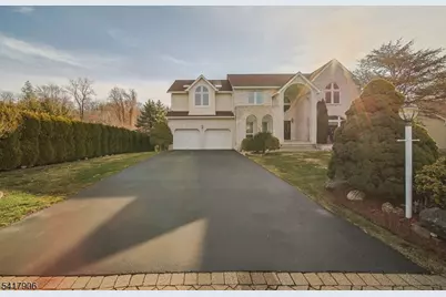 19 Dave Espie Way, Wayne, NJ 07470 - Photo 2