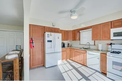 308 Cove Dr, Brick, NJ 08738 - Photo 16
