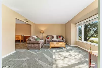 34 Aberdeen Circle, Raritan Township, NJ 08822 - Photo 6