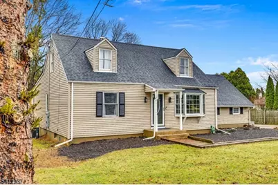 802 E Prospect St, Hackettstown, NJ 07840 - Photo 2