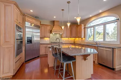 53 Princeton Ave, Woodbridge Township, NJ 07067 - Photo 10