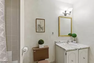 23 Manchester Rd, Raritan Township, NJ 08822 - Photo 12