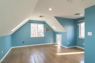 8 Dahlia Rd, Franklin Township, NJ 08873 - Photo 32