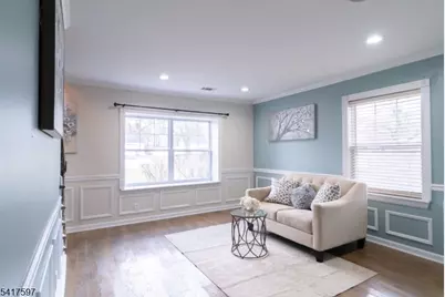 8 Dahlia Rd, Franklin Township, NJ 08873 - Photo 16