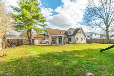 8 Dahlia Rd, Franklin Township, NJ 08873 - Photo 38