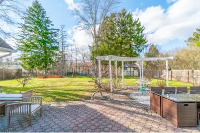 8 Dahlia Rd, Franklin Township, NJ 08873 - Photo 36