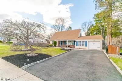 8 Dahlia Rd, Franklin Township, NJ 08873 - Photo 2