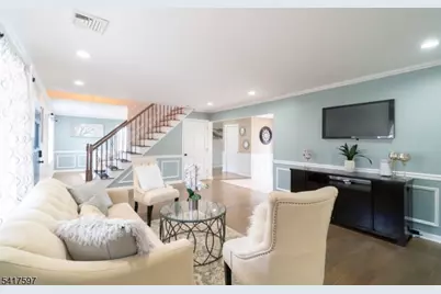 8 Dahlia Rd, Franklin Township, NJ 08873 - Photo 4