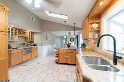 8 Dahlia Rd, Franklin Township, NJ 08873 - Photo 10