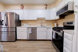 220 Canal Way, Hackettstown, NJ 07840 - Photo 6