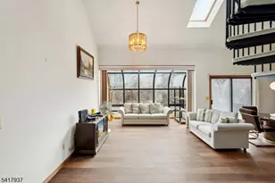 8 Baily Bunion Ct, Vernon, NJ 07462 - Photo 2