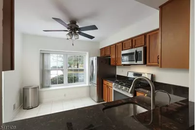 405 Cheshire Ct, Franklin Township, NJ 08873 - Photo 8