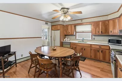 12 Dorchester Ave, Cranford Township, NJ 07016 - Photo 8