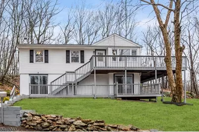 4 Toledo Ct, Hopatcong, NJ 07843 - Photo 1