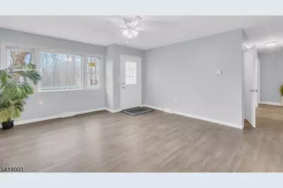 4 Toledo Ct, Hopatcong, NJ 07843 - Photo 4