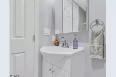 4 Toledo Ct, Hopatcong, NJ 07843 - Photo 32