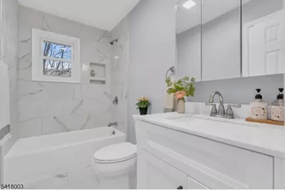 4 Toledo Ct, Hopatcong, NJ 07843 - Photo 14