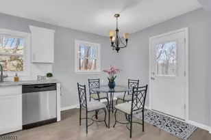 4 Toledo Ct, Hopatcong, NJ 07843 - Photo 6