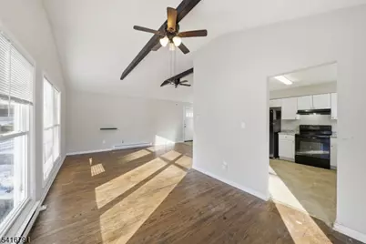 6 Tomahawk Trl, Jefferson Township, NJ 07849 - Photo 18