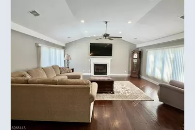 126 McKinley Ave, East Hanover Township, NJ 07936 - Photo 12