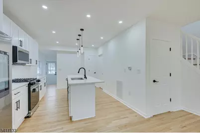 418 E 5th Ave, Roselle, NJ 07203 - Photo 10