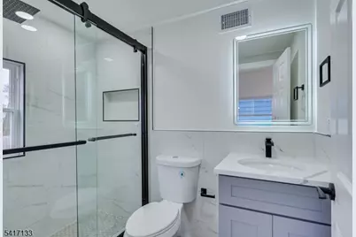 418 E 5th Ave, Roselle, NJ 07203 - Photo 14