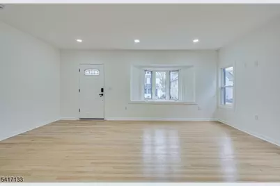 418 E 5th Ave, Roselle, NJ 07203 - Photo 6