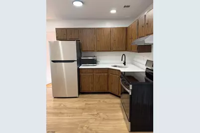 15 College Dr #15, Edison, NJ 08817 - Photo 2