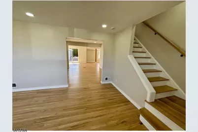 9 Joan Pl, Clifton, NJ 07012 - Photo 8
