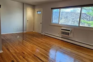 1028 Cricket Ln, Woodbridge Township, NJ 07095 - Photo 6