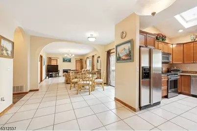 937 Roosevelt Ave, Union Township, NJ 07083 - Photo 10