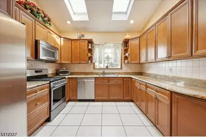 937 Roosevelt Ave, Union Township, NJ 07083 - Photo 16