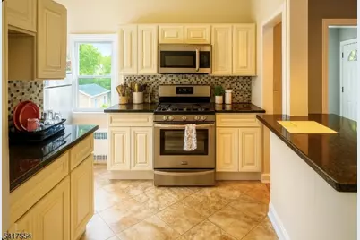 17 Carteret St, Bloomfield, NJ 07003 - Photo 2