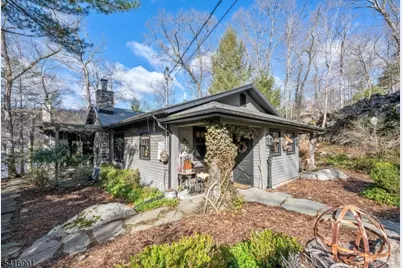 26 Short Road, Bloomingdale, NJ 07420 - Photo 2