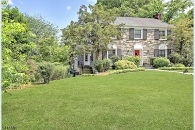 548 Hartford Ct, South Orange, NJ 07079 - Photo 2