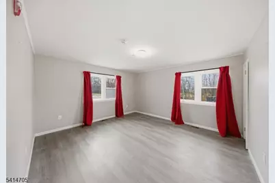 240 Longhouse Dr, West Milford, NJ 07421 - Photo 16