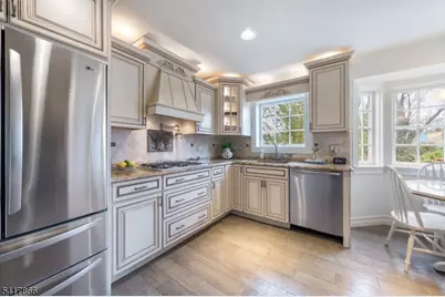 8 Claremont Dr, Millburn, NJ 07078 - Photo 10