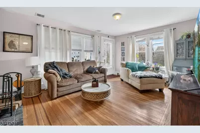 10 Brookside Ave, Hawthorne, NJ 07506 - Photo 4