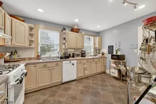 10 Brookside Ave, Hawthorne, NJ 07506 - Photo 8