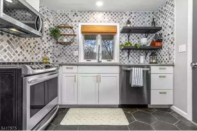 13 Whitehouse Ave, Readington, NJ 08889 - Photo 4