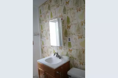 85 Roosevelt Ave, Butler, NJ 07405 - Photo 8