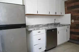 85 Roosevelt Ave, Butler, NJ 07405 - Photo 10