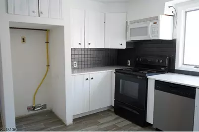85 Roosevelt Ave, Butler, NJ 07405 - Photo 18