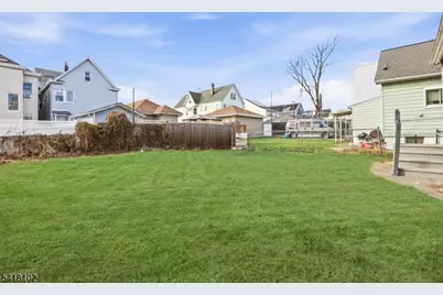 338 E 19th St, Paterson, NJ 07524 - Photo 30
