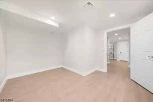 86 Treetops Cir, Franklin Township, NJ 08540 - Photo 32