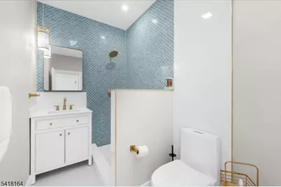 86 Treetops Cir, Franklin Township, NJ 08540 - Photo 18