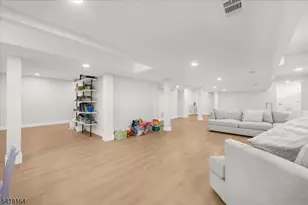 86 Treetops Cir, Franklin Township, NJ 08540 - Photo 34